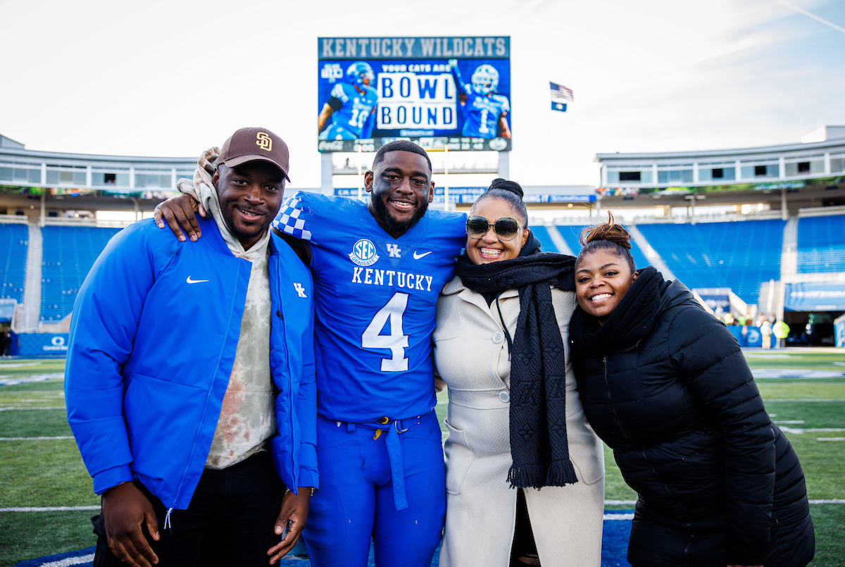 Josh Paschal

Kentucky beats New Mexico State 56-16.

Photo by Jacob Noger | UK Athletics