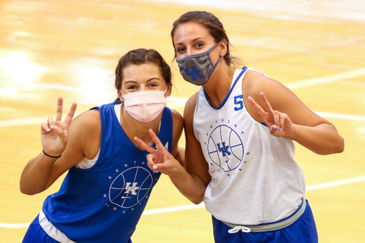 Emma King. Blair Green.   

WBB Practice.

Photo by Eddie Justice | UK Athletics