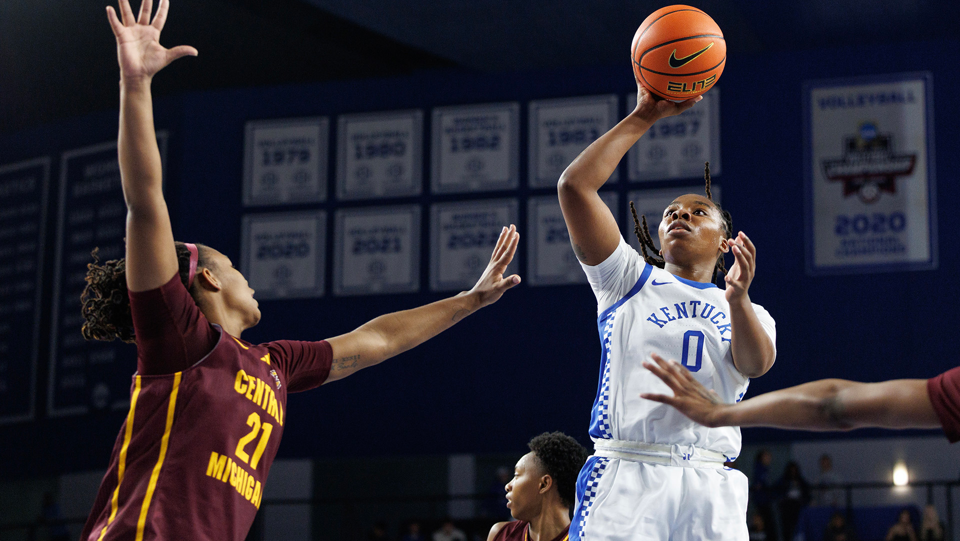 No. 17/16 Kentucky Pulls Away from Central Michigan