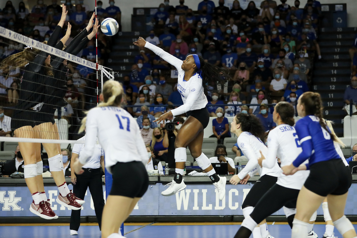 AZHANI TEALER.

Kentucky beats Stanford, 3-2.

Photo by Elliott Hess | UK Athletics