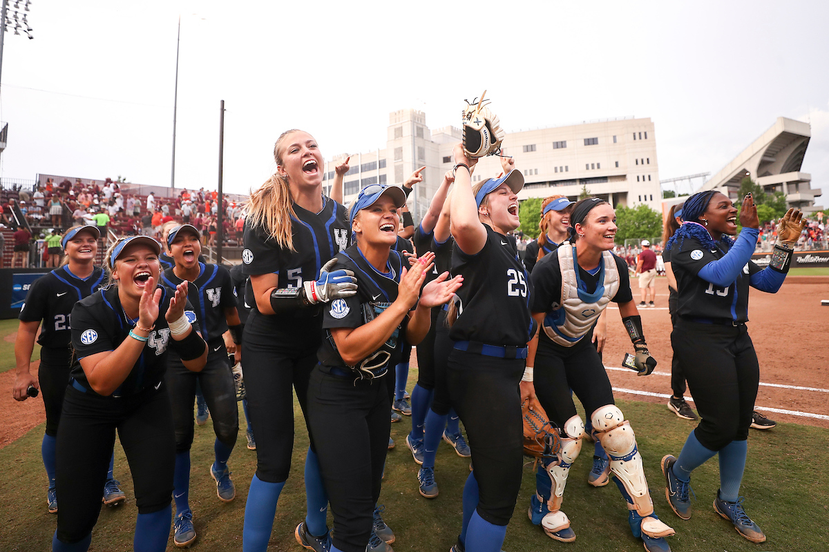 Team.Kentucky defeats Virginia Tech 5-4.Photo by Grace Bradley | UK Athletics