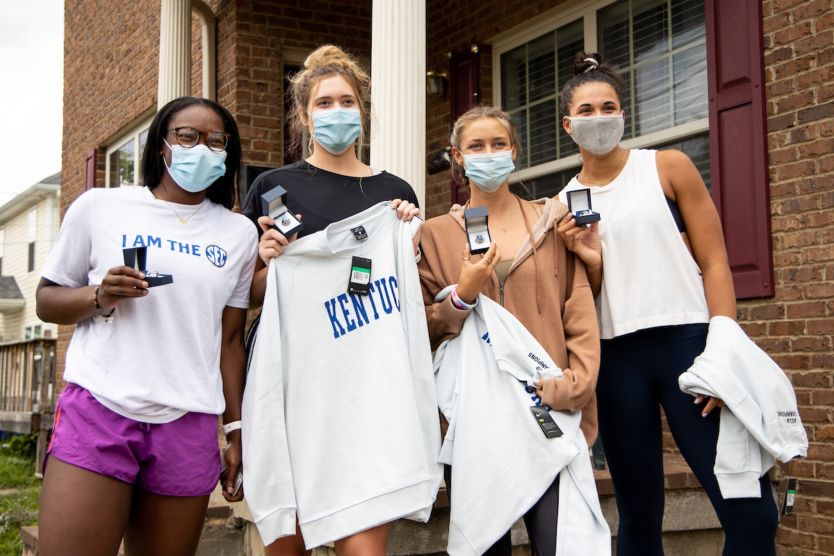 Group Photo. 

Volleyball SEC Championship Rings. 

Photo by Eddie Justice | UK Athletics