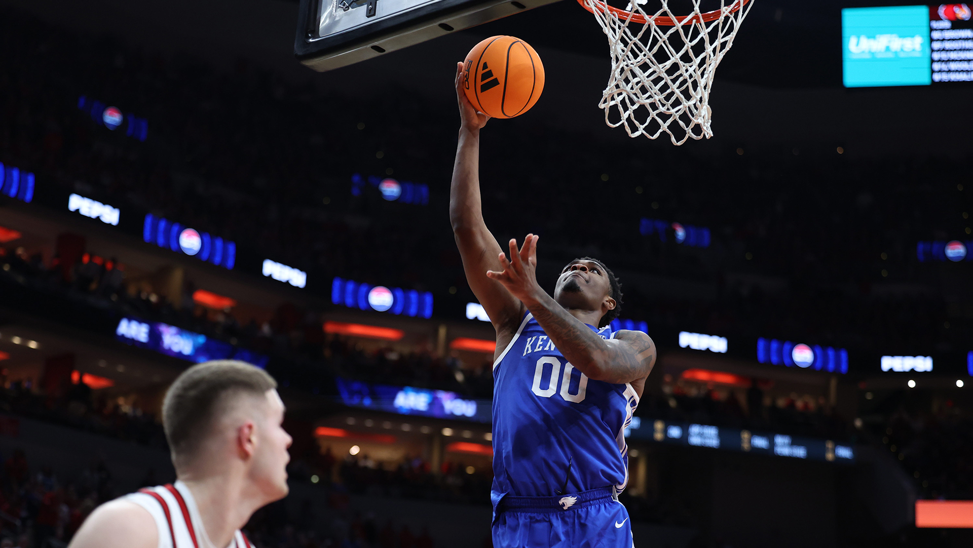 No. 9 Kentucky Falls at No. 12 Louisville on Tuesday