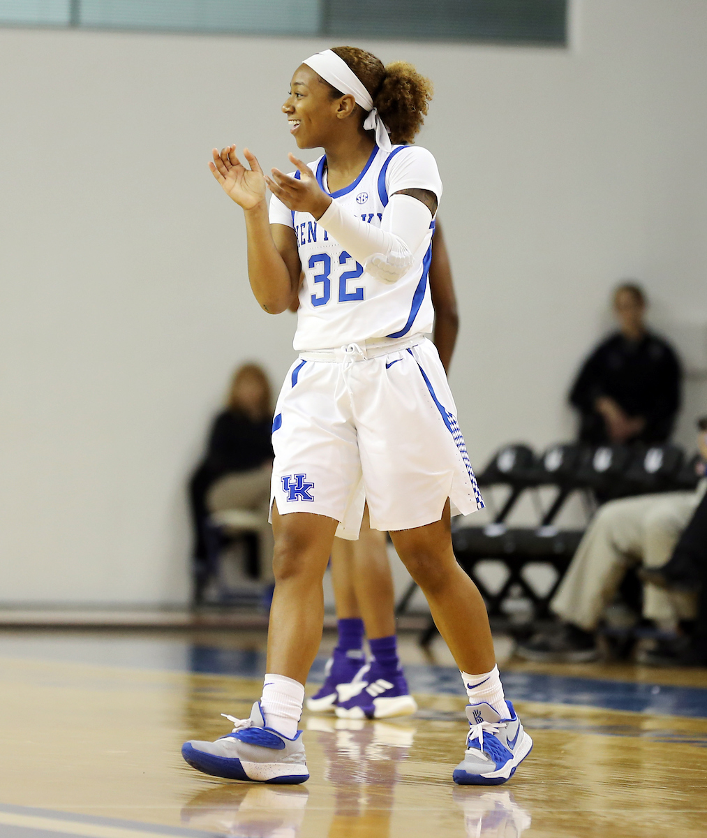 Jaida Roper


UK Women's Basketball beat High Point University 71-49 at Memorial Coliseum  on Sunday, November 18th, 2018.

Photo by Britney Howard  | UK Athletics