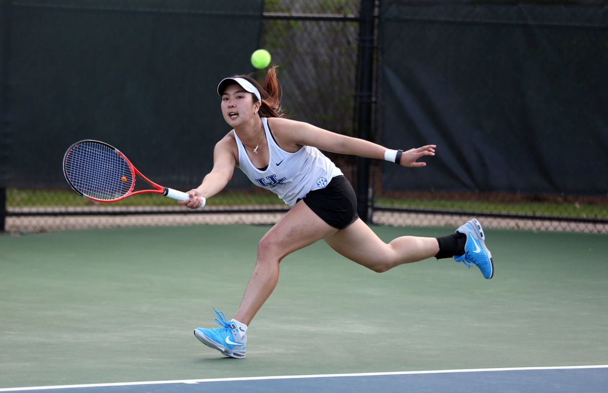 Sutjiadi Falls to No. 12 Elbaba in NCAA Singles Round of 64