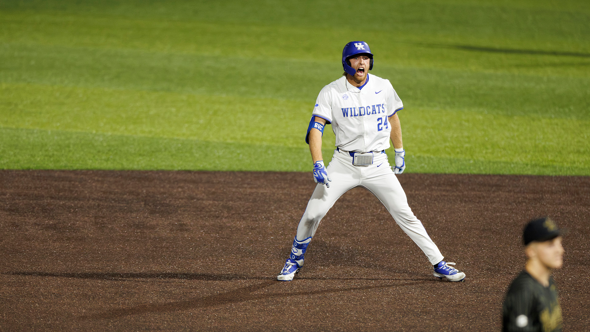 Van Cleave Plays Hero in Friday Baseball Victory