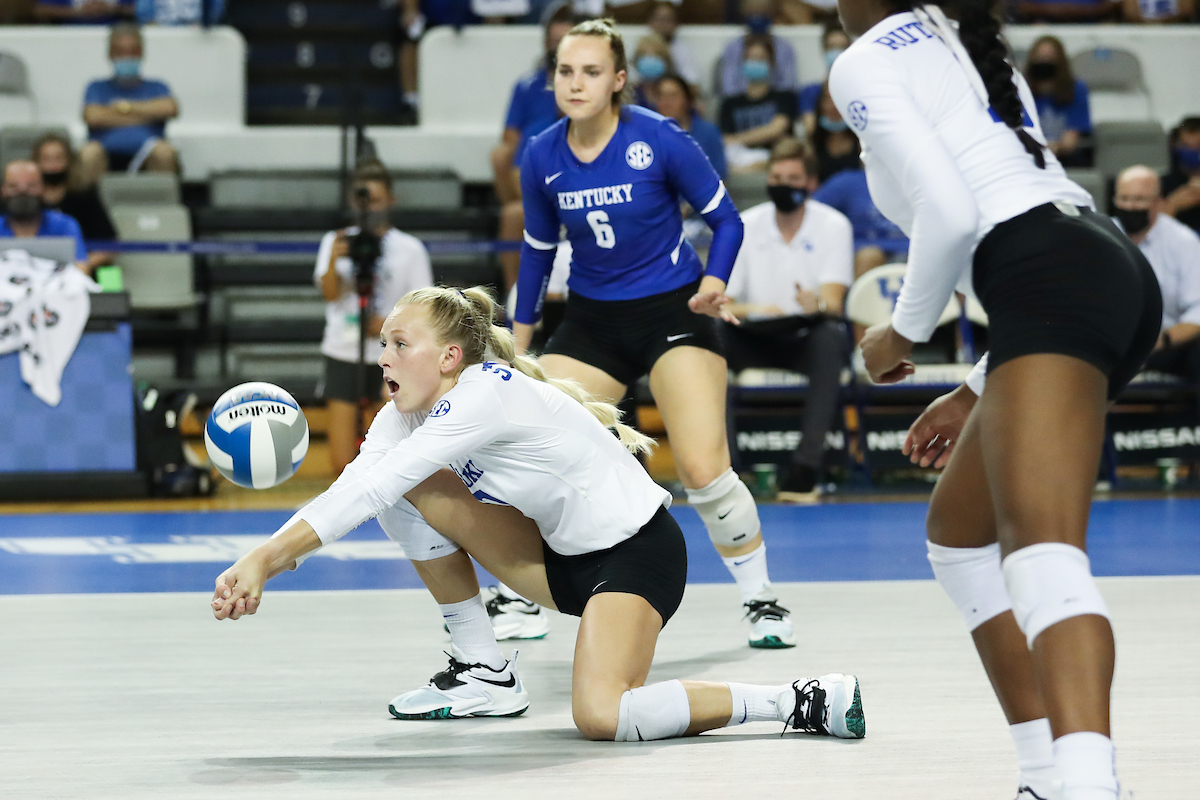 ALLI STUMLER.

Kentucky beats Stanford, 3-2.

Photo by Elliott Hess | UK Athletics