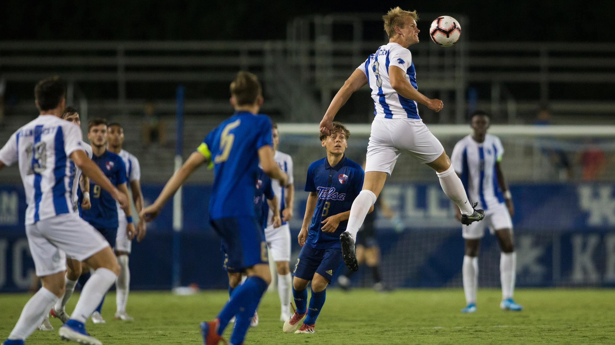 No. 17 Kentucky to Face No. 11 Xavier in Midweek Match