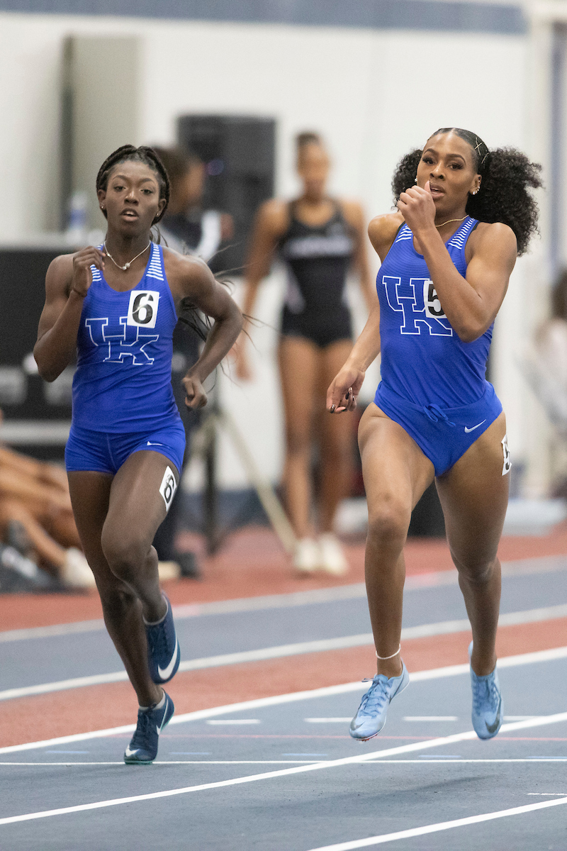 Megan Moss. Alexis Holmes.

Jingle Bells Open.


Photo by Chet White | UK Athletics