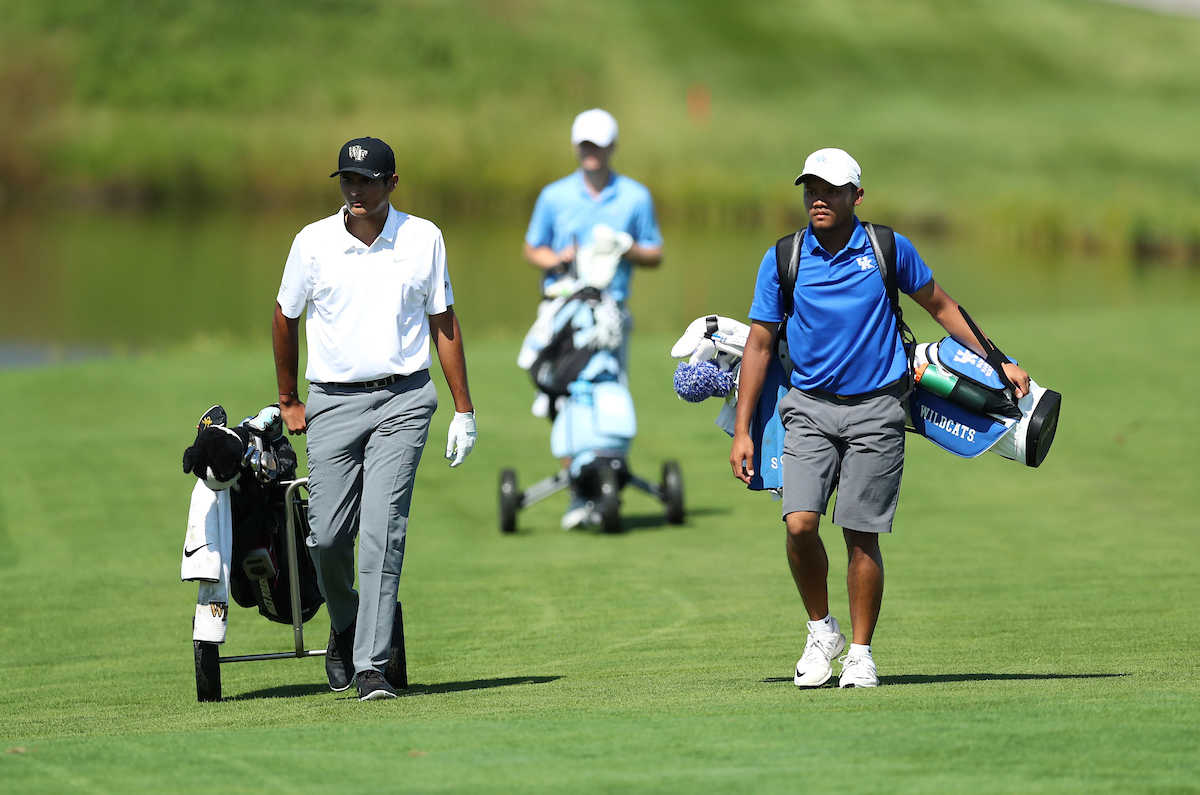 FADHLI SOETARSO.

Day one of the Louisville Cardinal Challenge.


Photo by Elliott Hess | UK Athletics