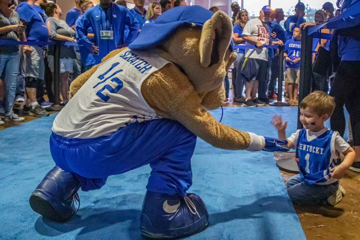 Scratch.

2019 Big Blue Madness

Photo by Grant Lee | UK Athletics