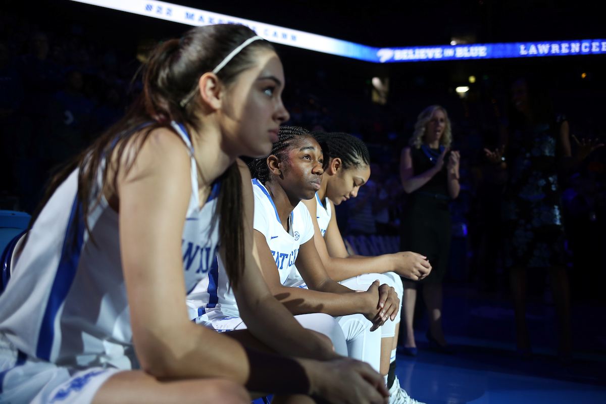 Taylor Murray

The University of Kentucky women's basketball team falls to Tennessee on Sunday, December 31, 2017 at Rupp Arena. 

Photo by Britney Howard | UK Athletics