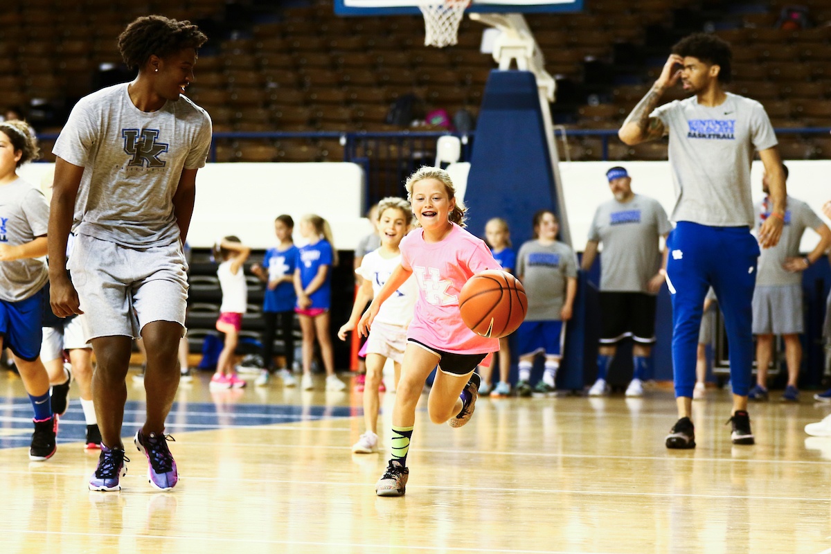Tyrese Maxey. Fans. 

Kentucky men's basketball during the 2019 John Calipari Father/Daughter Camp on Saturday, June 22. 

Photo by Eddie Justice | UK Athletics