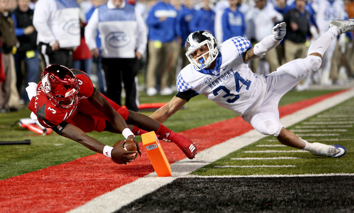 Jordan Jones

Kentucky Football beats Louisville at Cardinal Stadium 56-10.

Photo By Robert Burge l UK Athletics