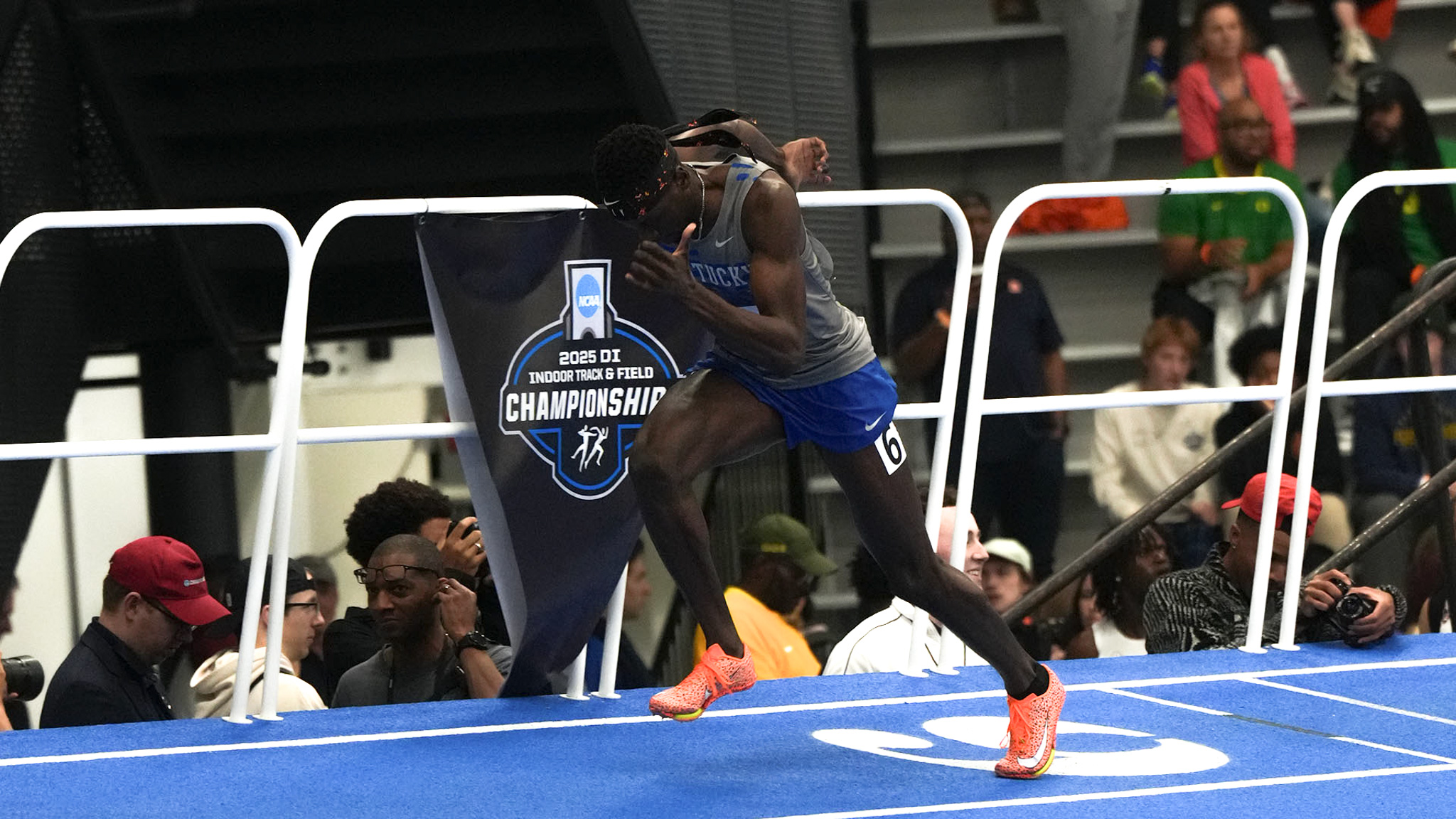 Makarawu Ties Lifetime Best on Day One of NCAA Indoor Championships, Advances to 200m Final