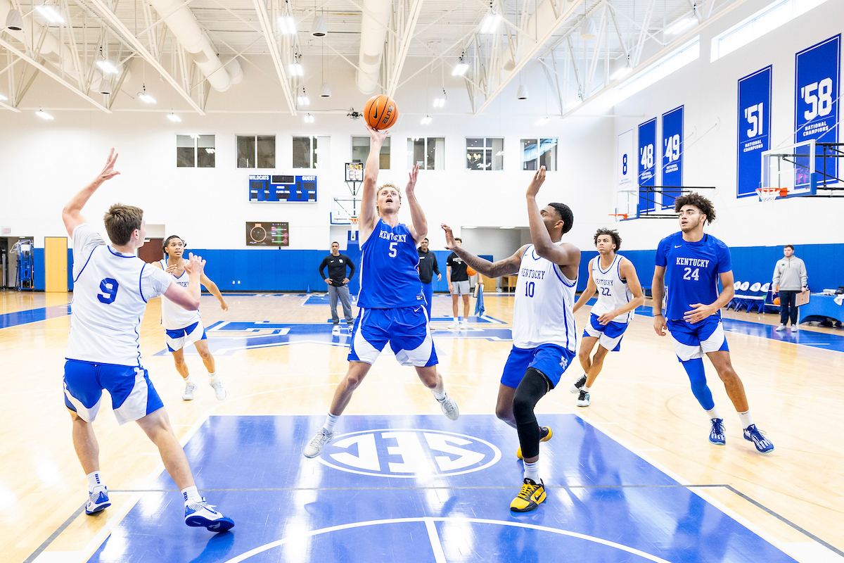 Men's Basketball Practice Photo Gallery (Aug. 7)