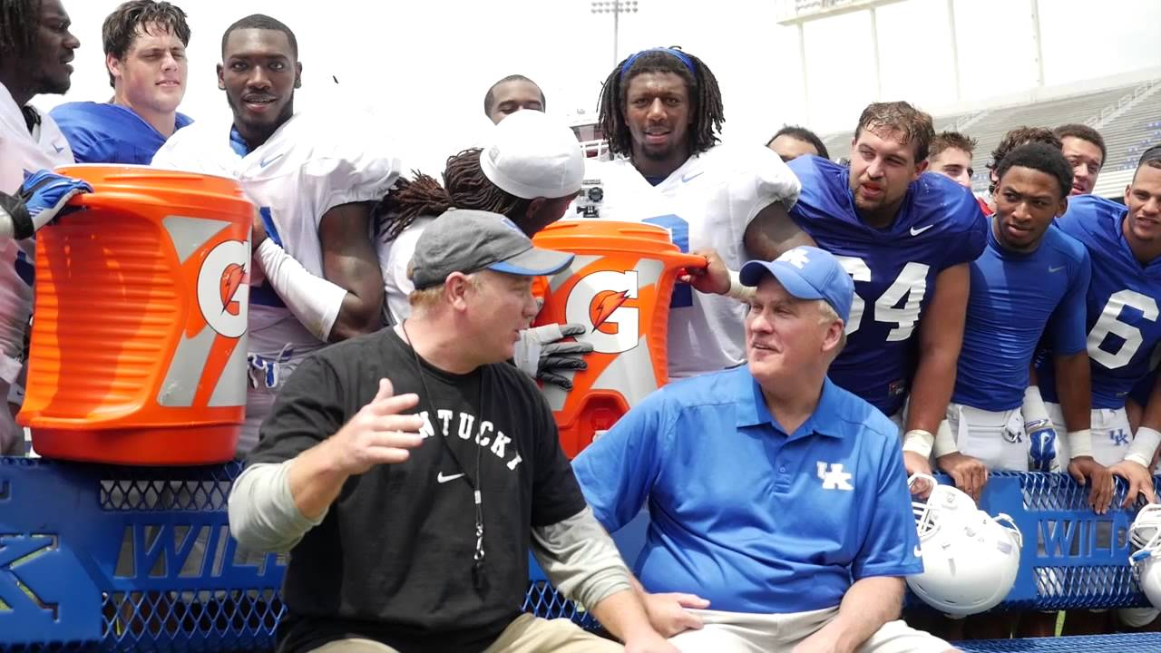 Kentucky Wildcats TV:Joe Craft Coach Stoops & his assistants do the ALS Ice Bucket Challenge.