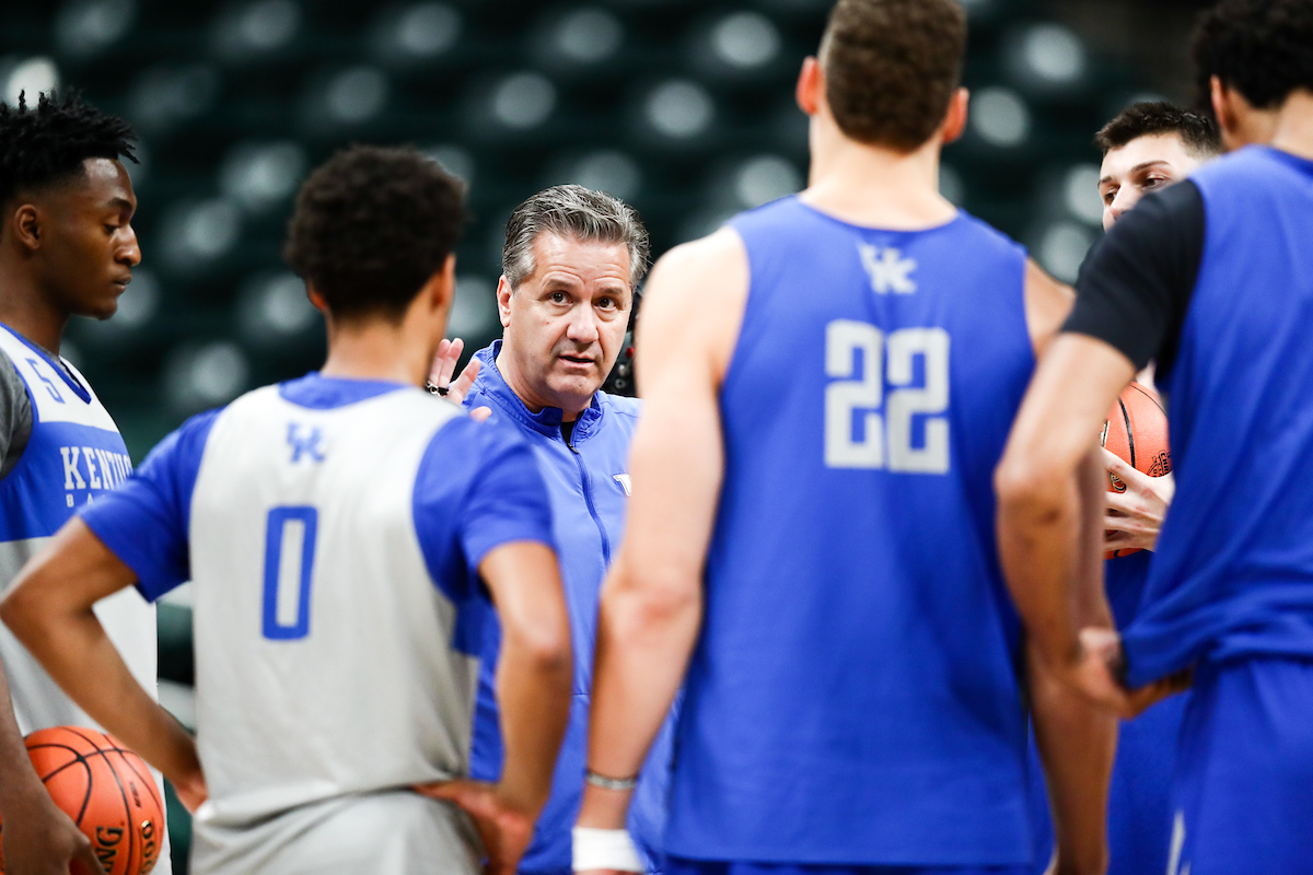 Coach Calipari. Team.

Bankers Life Fieldhouse practice.


Photo by Elliott Hess | UK Athletics