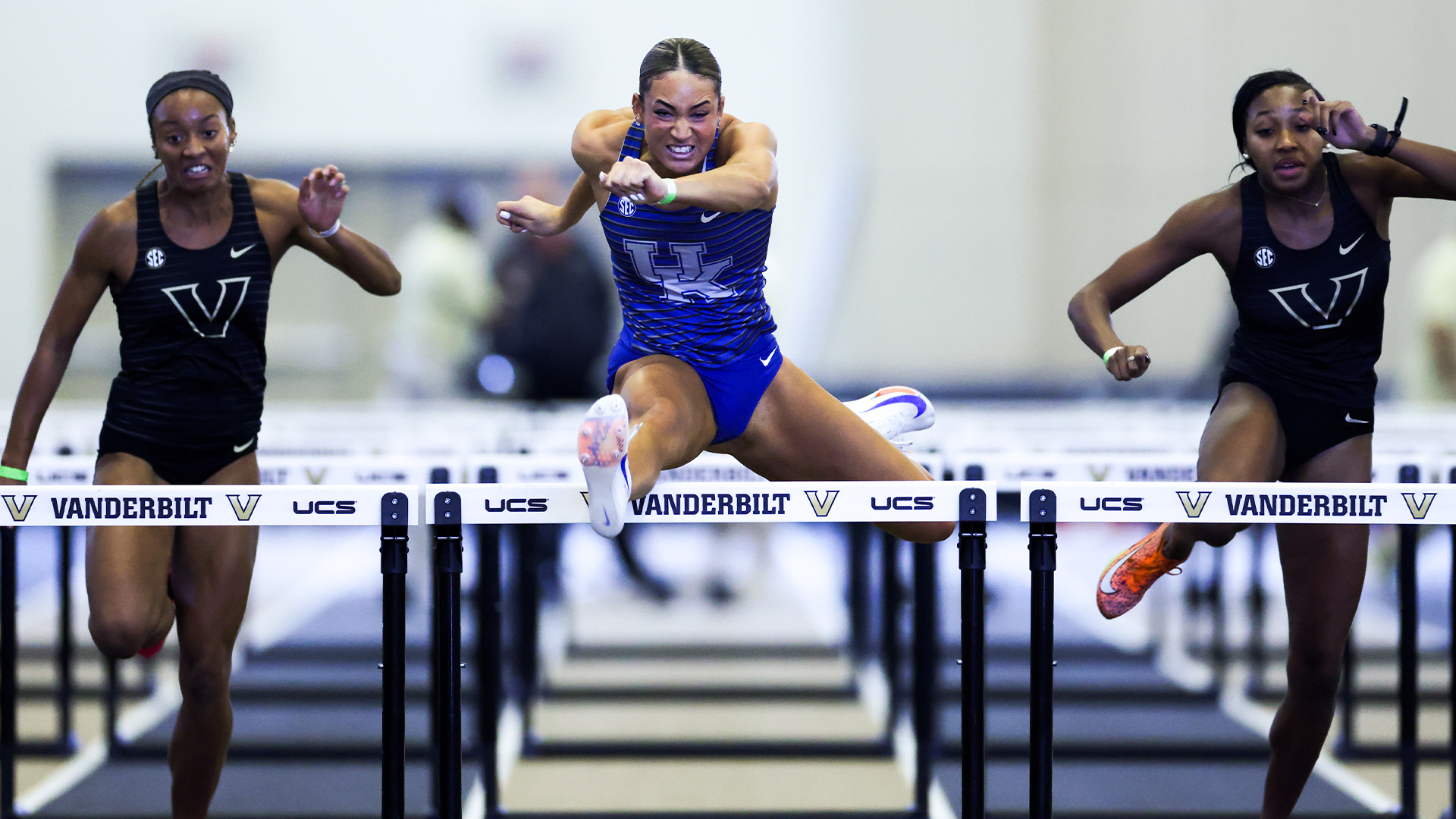Wildcats Total 10 Wins, Eight Top 10 Marks in Indoor Season Opener at Commodore Winter Challenge