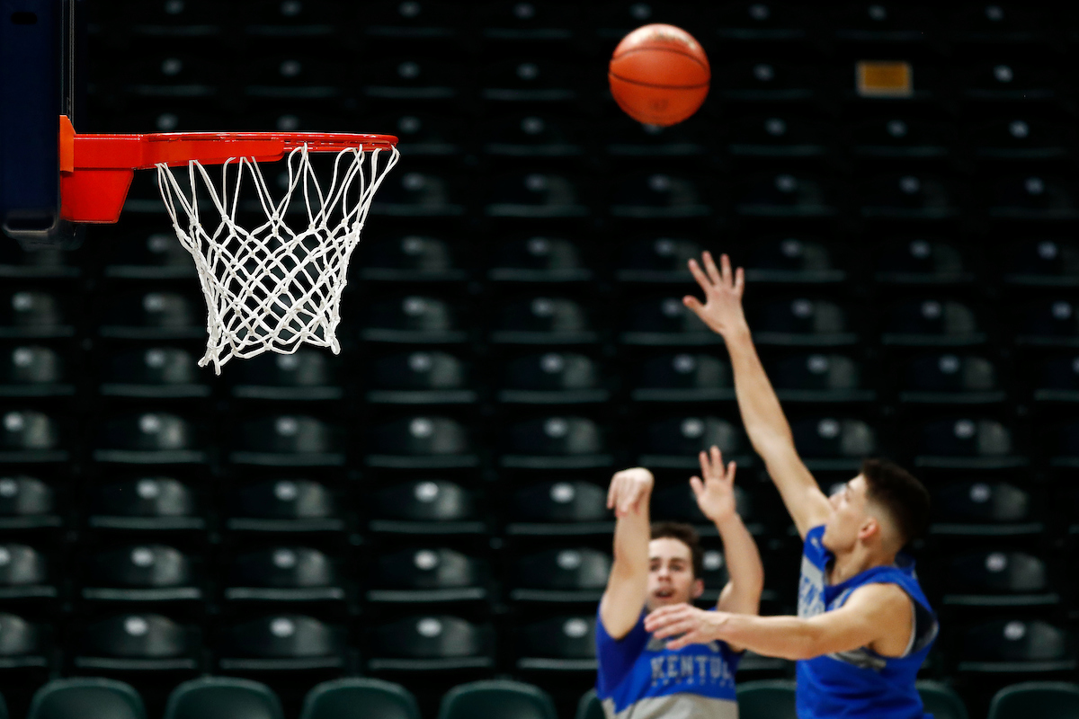 Brad Calipari.

BANKERS LIFE FIELDHOUSE practice.

Photo by Chet White | UK Athletics