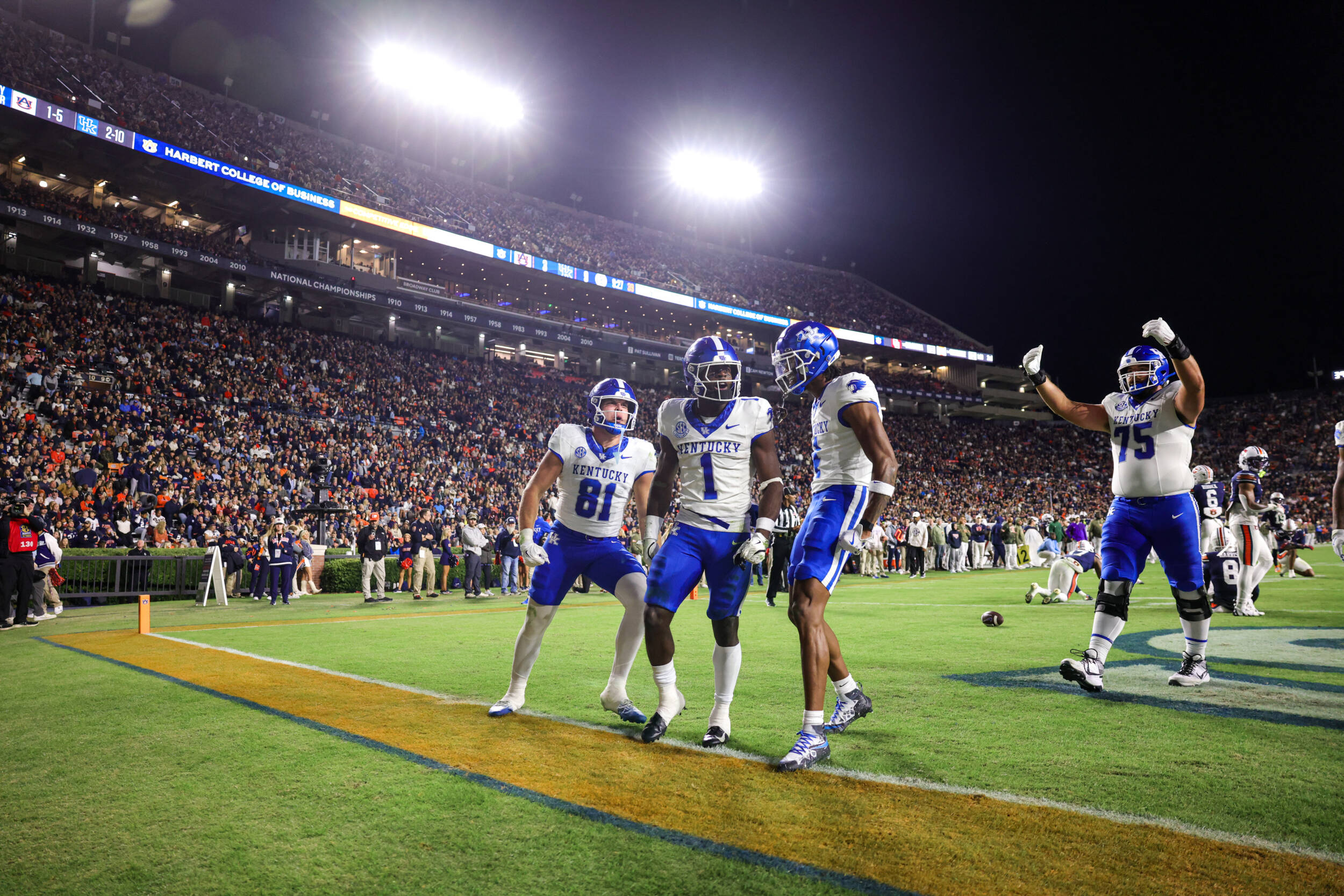 Kentucky Wins at Auburn, 10-3