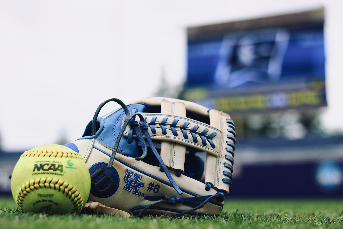 Kentucky-Washington Softball FRI Gallery