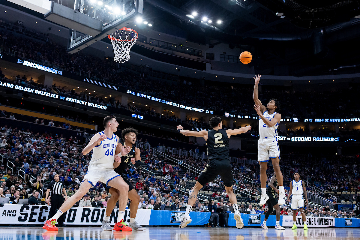 Kentucky-Oakland Men's NCAA Basketball Photo Gallery
