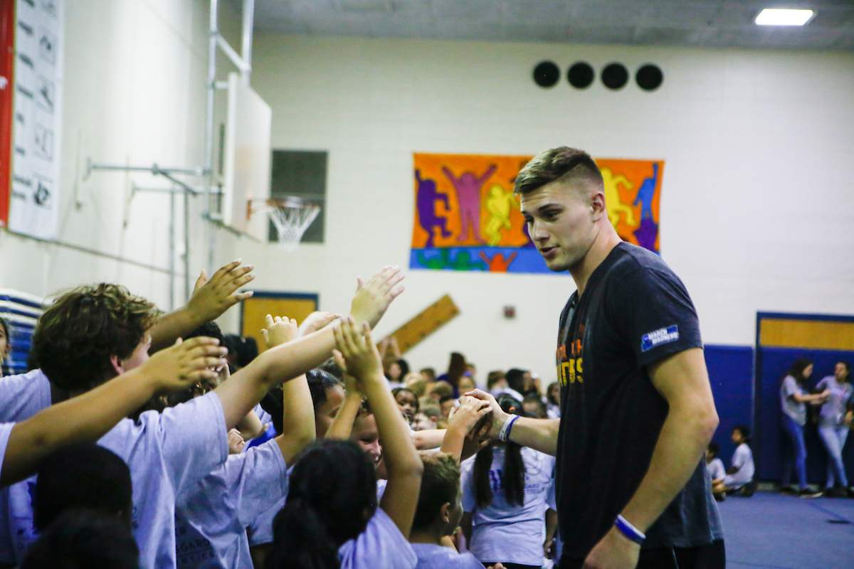 Nate Sestina

Men's Basketball team delivers food to God’s Pantry at Picadome Elementary. 

Photo by Hannah Phillips | UK Athletics