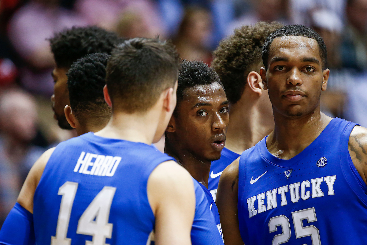 Ashton Hagans. PJ Washington. Team.

Kentucky falls to Alabama 77-75 on Saturday, January 5, 2019, at Coleman Coliseum in Tuscaloosa, AL.

Photo by Chet White | UK Athletics