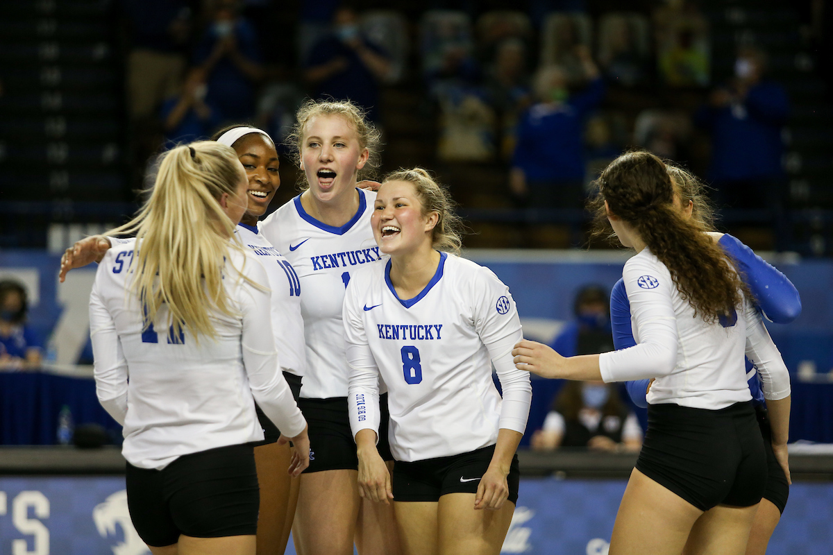 Elise Goetzinger and Cameron Scheitzach.

Kentucky sweeps Alabama 3-0.

Photo by Hannah Phillips | UK Athletics