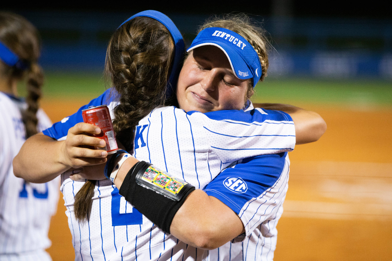 Abbey Cheek. Bailey Vick.

Kentucky beat Auburn 7-0.