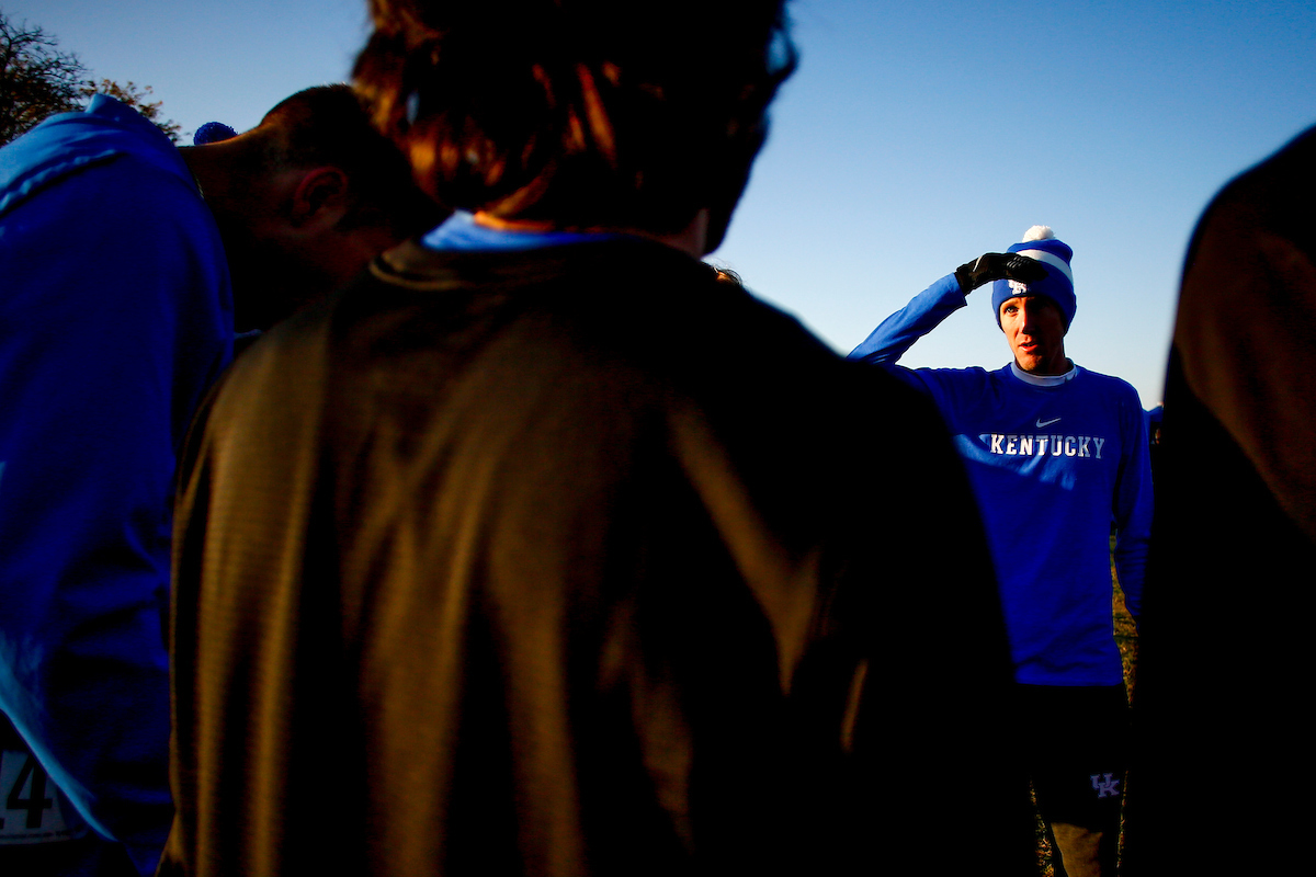 Huddle. 

2019 SEC Cross Country Championships. 

Photo by Eddie Justice | UK Athletics