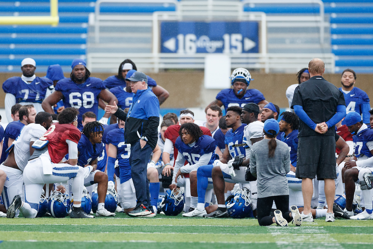 COACH STOOPS.

2021 UK Football Spring Practice.

Photo by Elliott Hess | UK Athletics