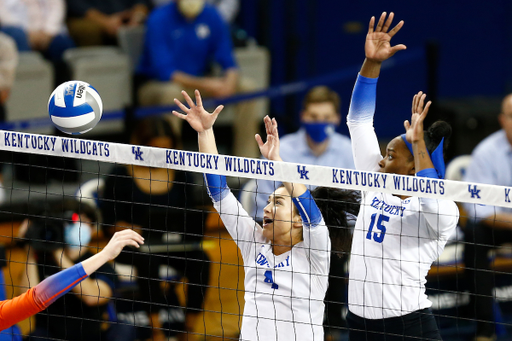 Azhani Tealer. Emma Grome. 

Kentucky sweeps Florida 3-0.

Photo By Barry Westerman | UK Athletics