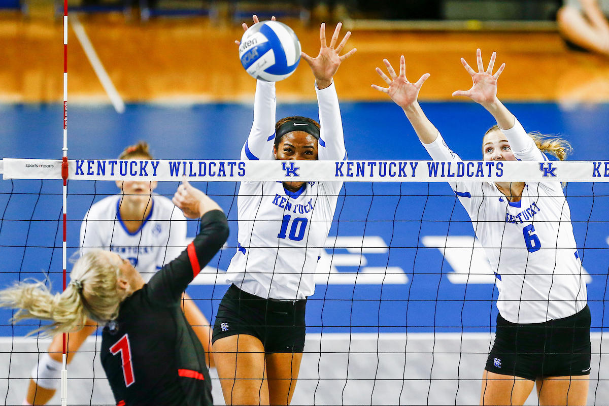 Caitlyn Cooper and Kendyl Paris.

Kentucky falls to Georgia 2-3.

Photo by Hannah Phillips | UK Athletics