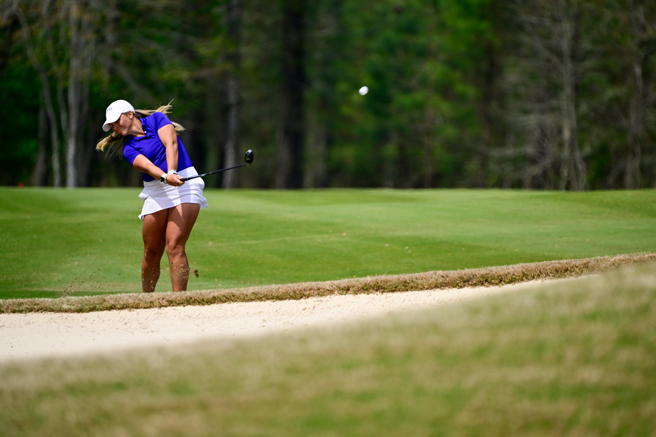 Jensen Castle of the United States plays a stroke on the No. 4 hole during round one of the Augusta National Women's Amateur at Champions Retreat Golf Club, Wednesday, March 30, 2022.