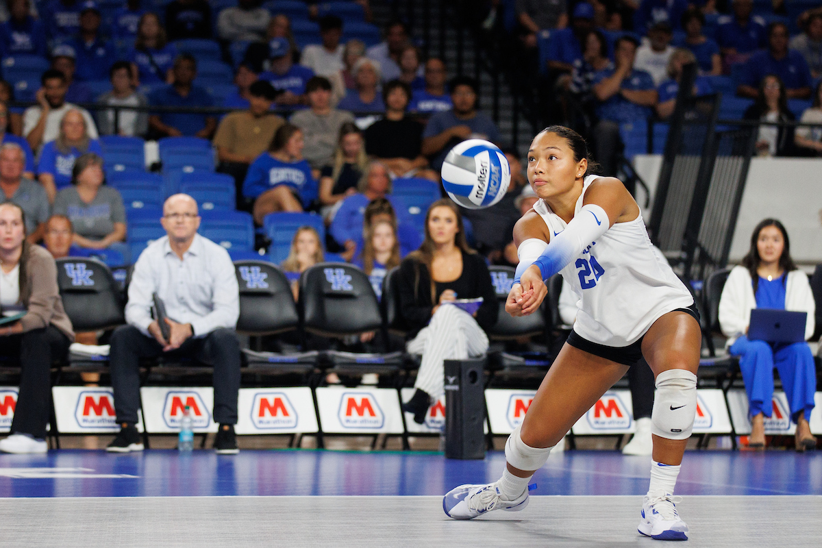 Asia Thigpen Steers No. 15 Kentucky Past Tennessee on Rocky Top