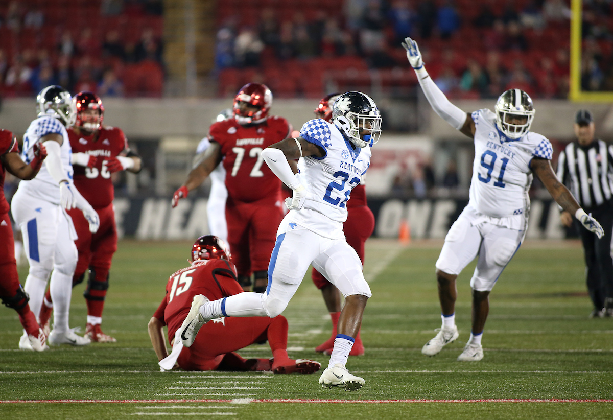 Chris Oats

Kentucky Football beats Louisville at Cardinal Stadium 56-10.


Photo By Barry Westerman | UK Athletics