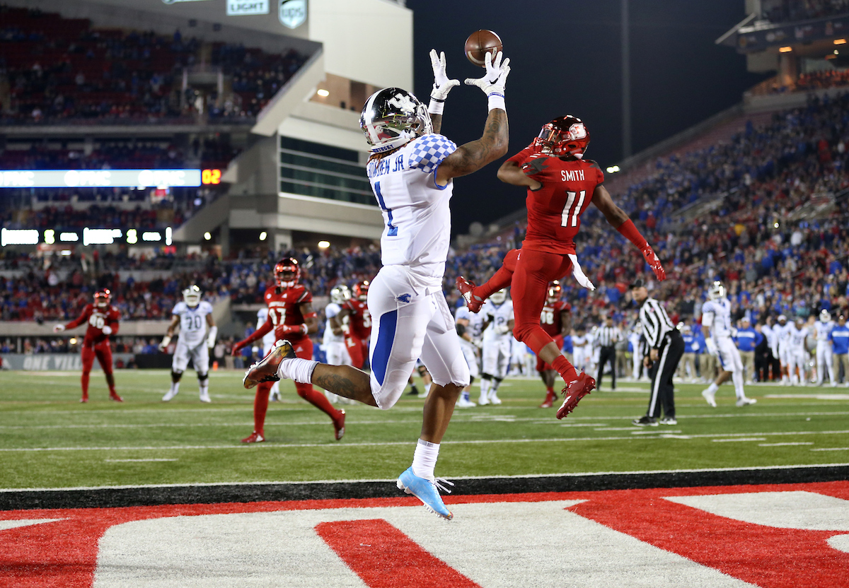 Lynn Bowden Jr

Kentucky Football beats Louisville at Cardinal Stadium 56-10.


Photo By Barry Westerman | UK Athletics