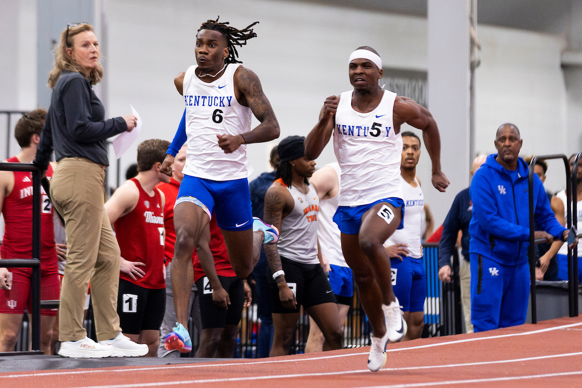 Wildcats Shine on Day One of Crossroads of America Invitational