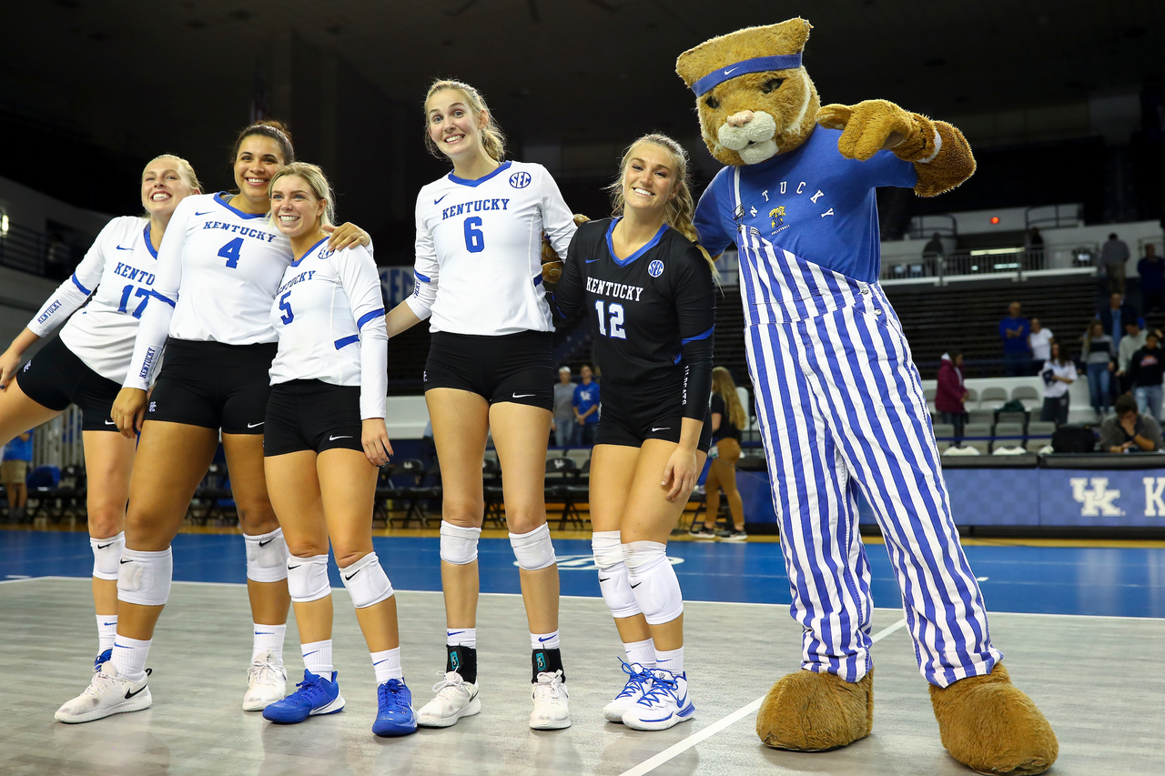 Wildcat. Gabby Curry. Kendyl Paris. Lauren Tharp. Avery Skinner. Alli Stumler.

UK sweeps LSU 3-0.

Photo by Isaac Janssen | UK Athletics