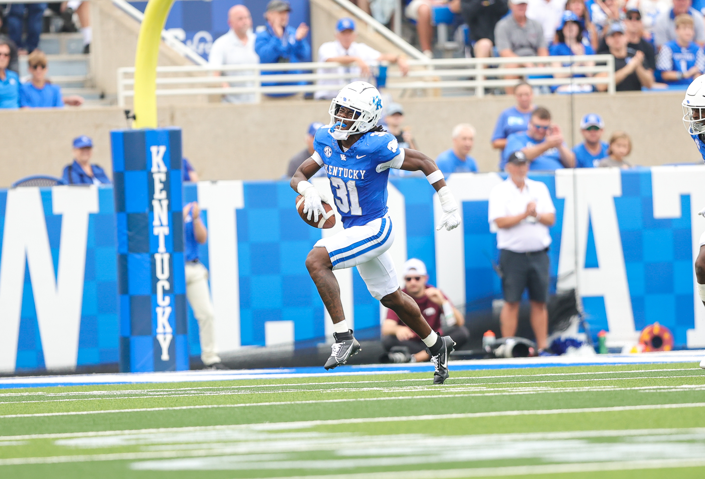 Stoops: JJ Weaver is “week-to-week”