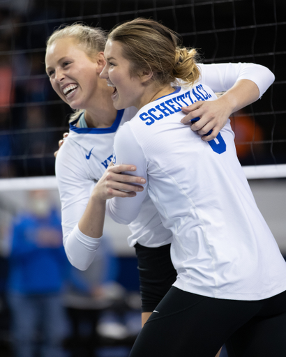 Alli Stumler. Cameron Scheitzach.

Kentucky sweeps Florida, 3-0.

Photos by Tommy Quarles | UK Athletics