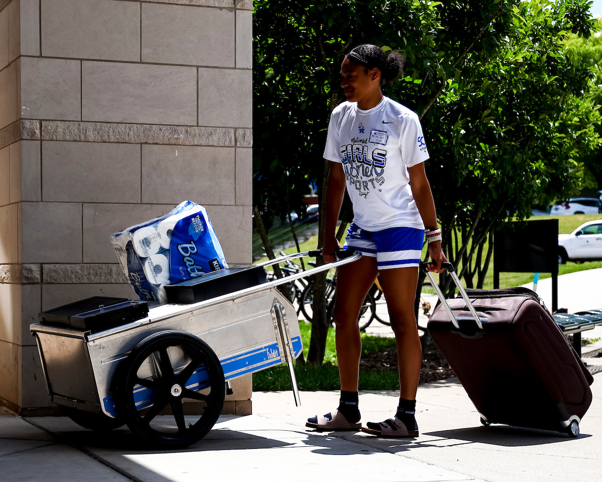 Amiya Jenkins.

Kentucky WBB 2022-23 newcomer move in.

Photo by Eddie Justice | UK Athletics