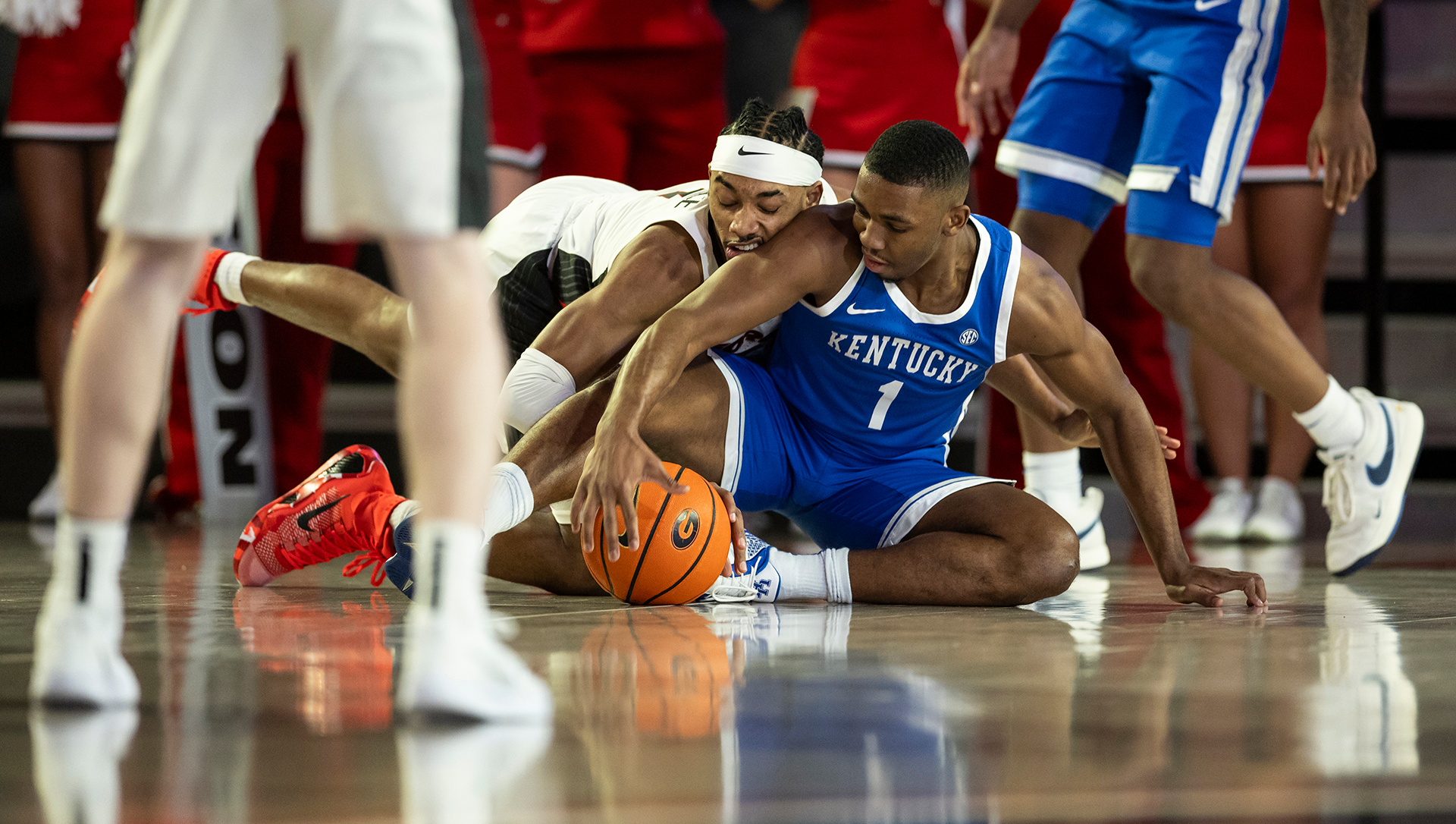 No. 6 Kentucky Falls at Georgia