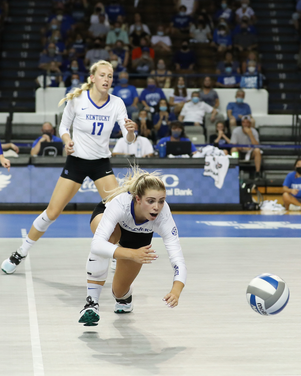 LAUREN THARP.

Kentucky beats Stanford, 3-2.

Photo by Elliott Hess | UK Athletics