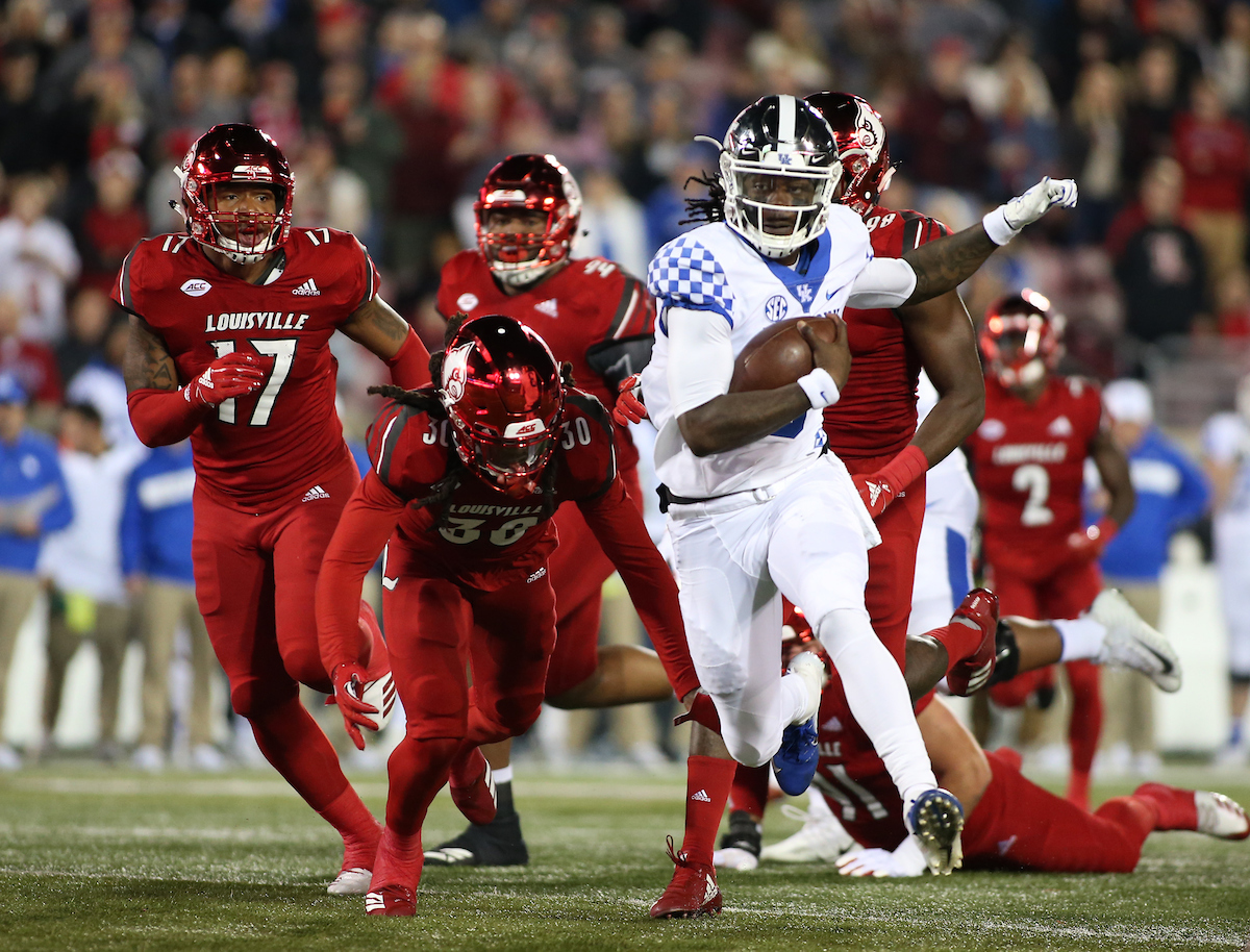 Terry Wilson

Kentucky Football beats Louisville at Cardinal Stadium 56-10.


Photo By Barry Westerman | UK Athletics