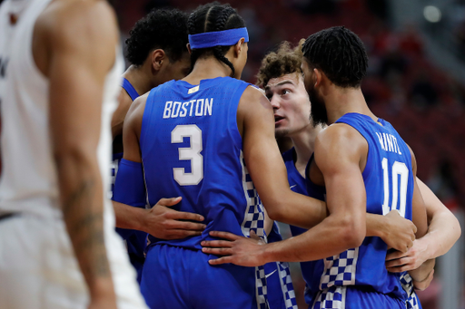 Team. Devin Askew.

Kentucky loses to Louisville 62-59.

Photo by Chet White | UK Athletics