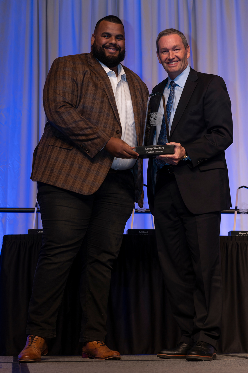 Larry Warford. Mitch Barnhart.

The 2020 and 2021 UK Athletics Hall of Fame classes were inducted Thursday night at Central Bank Center.

Photo by Grant Lee | UK Athletics