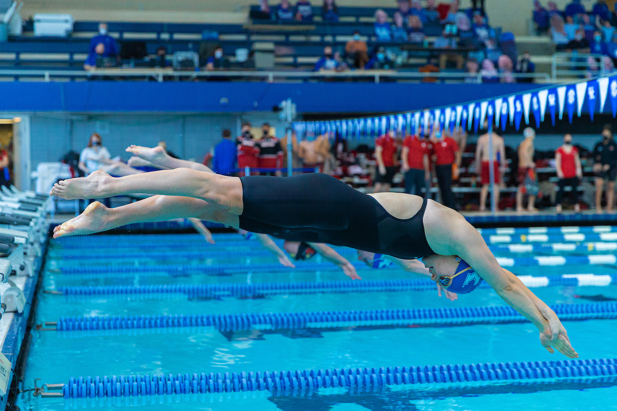 Kentucky Women's team beats Louisville 200.5-99.5
Kentucky Men's team falls to Louisville 111-188.

Photo by Grant Lee | UK Athletics